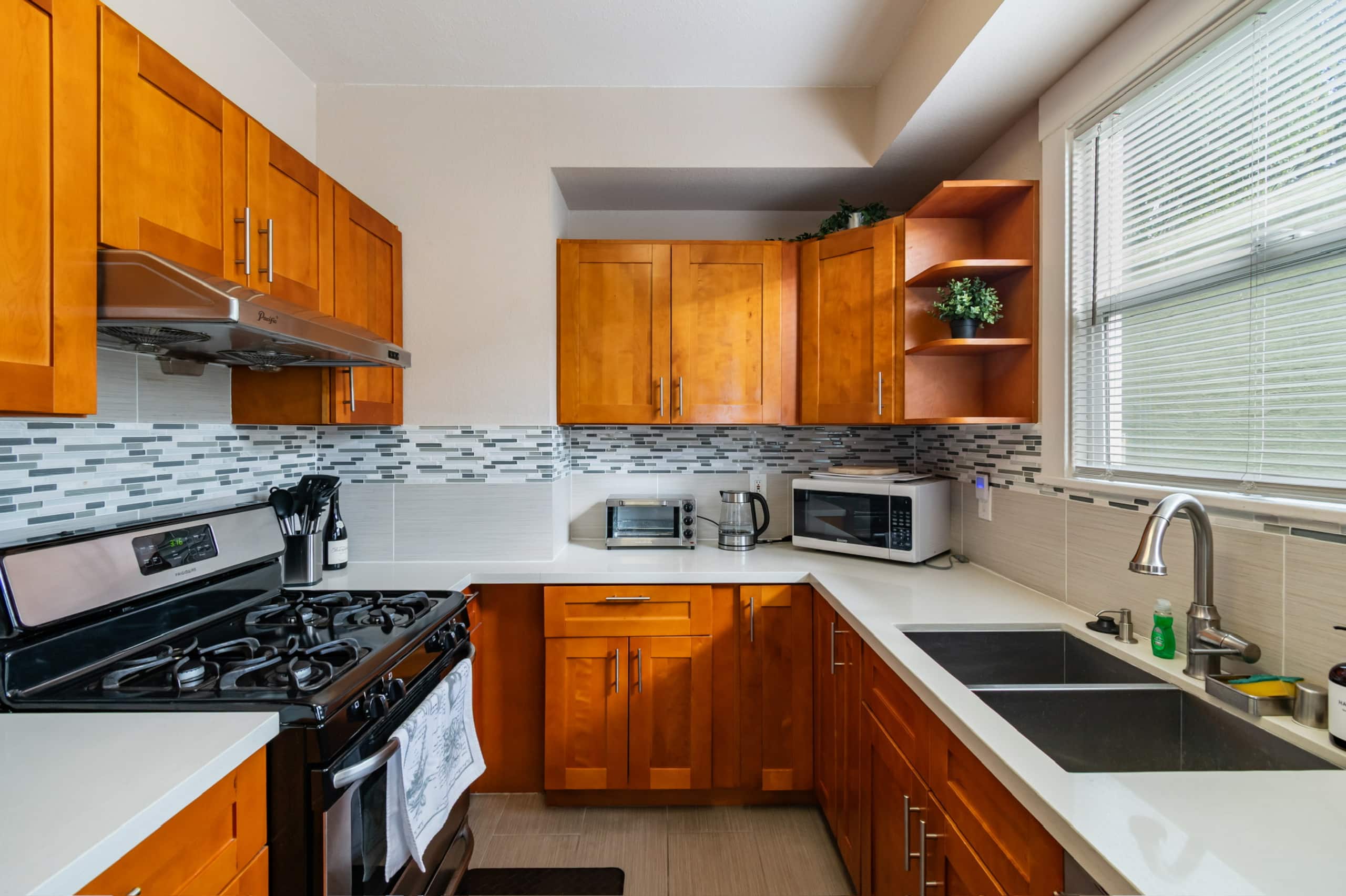 Renovated 3BR Steps from UC Berkeley Campus - Photo 10