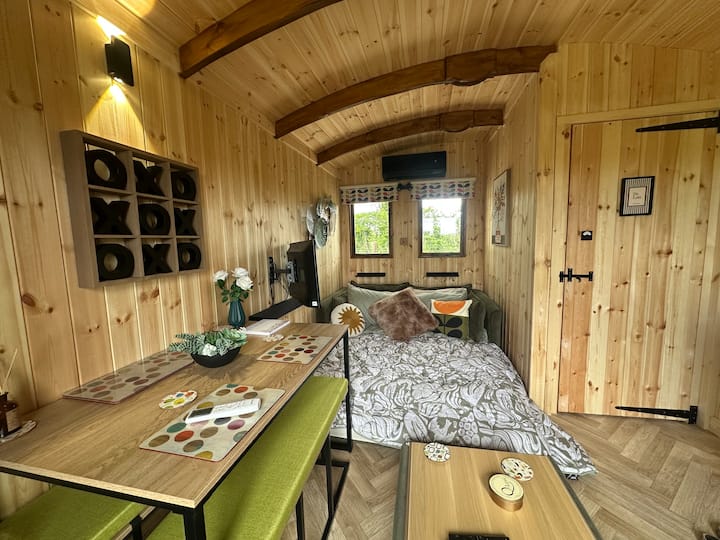 La cabaña. Sofá cama Koala king size; se proporciona toda la ropa de cama