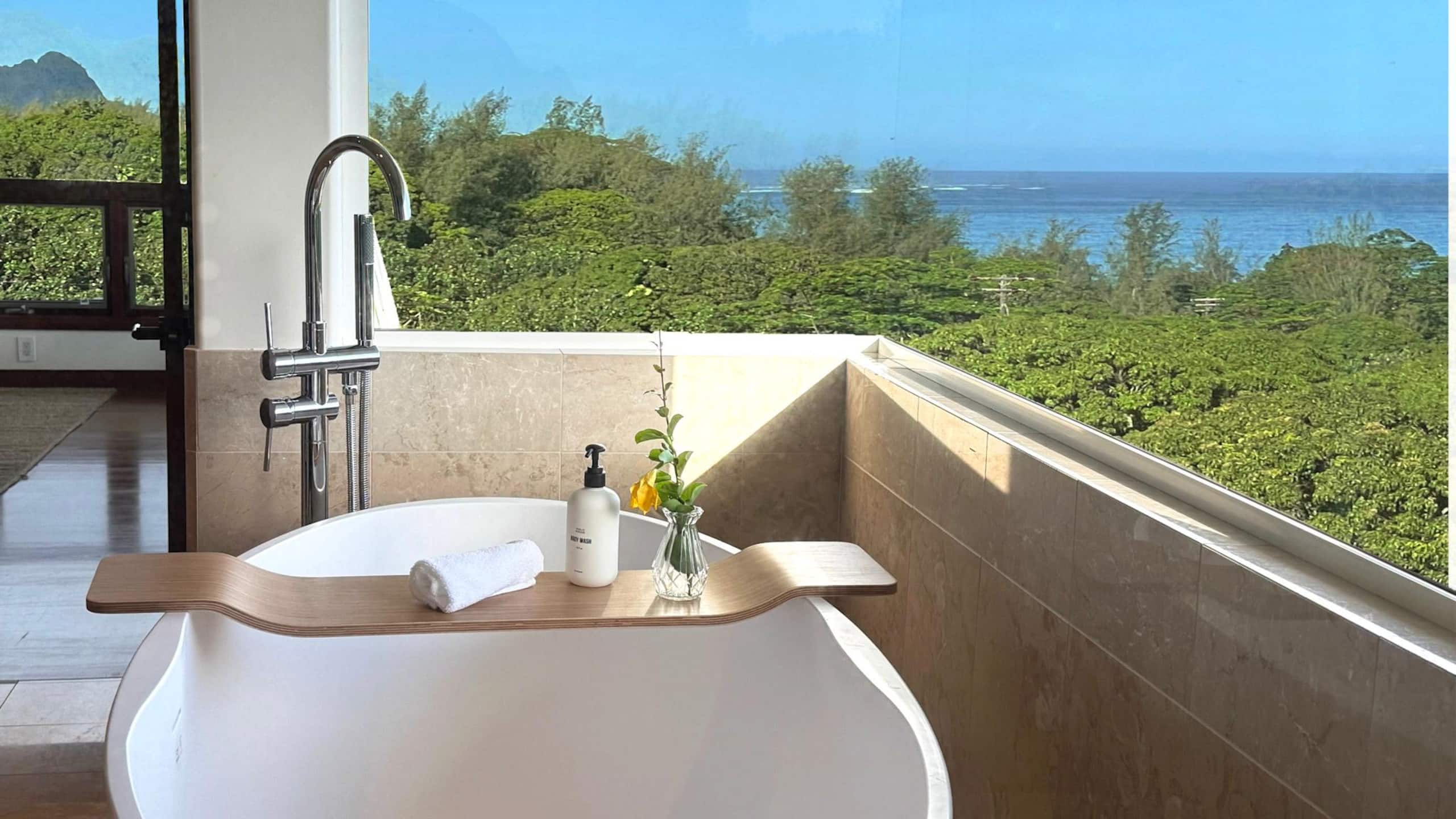 Home in Princeville · ★5.0 · 4 bedrooms · 4 beds · 4 baths - Image 15