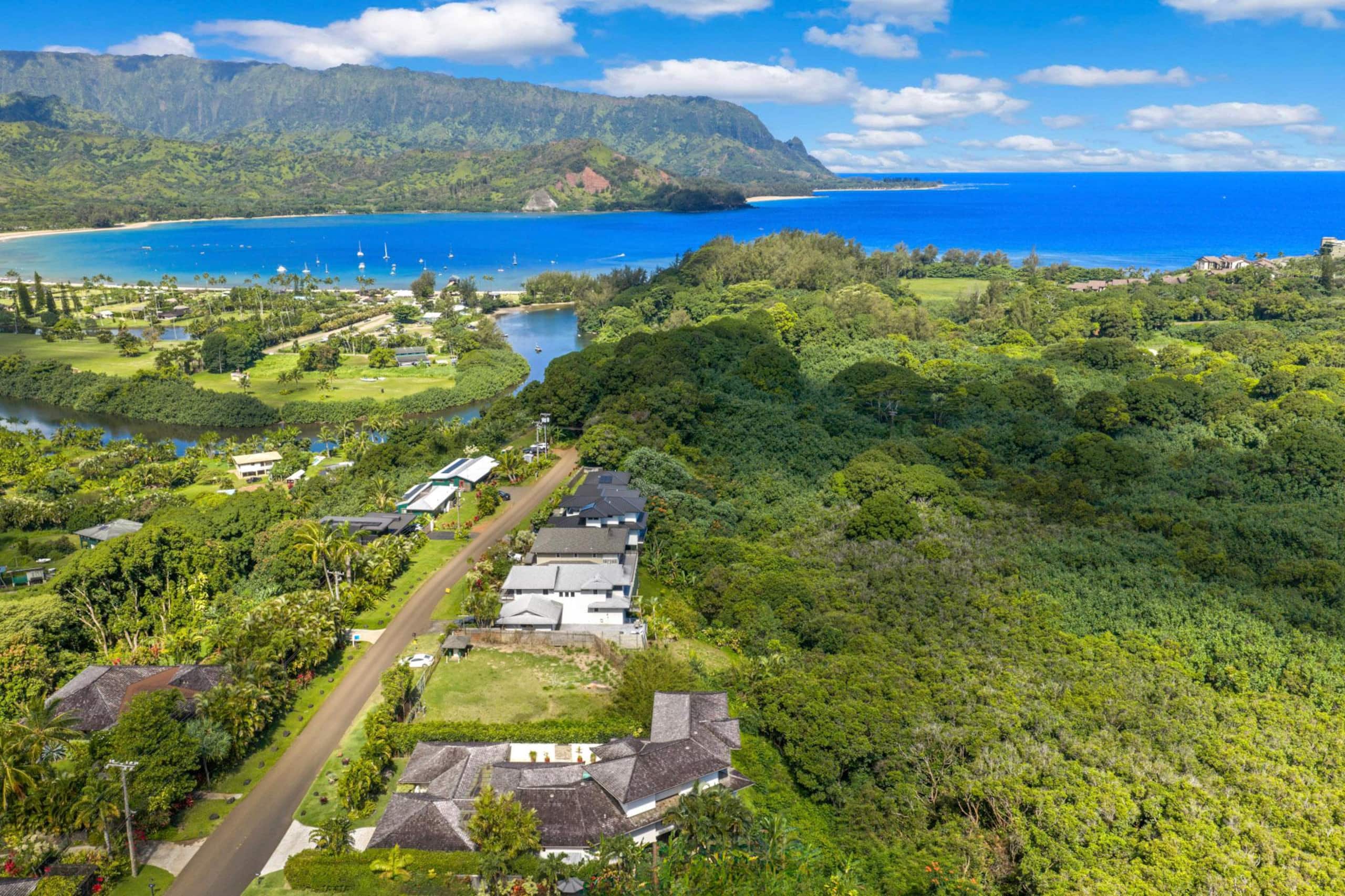 Home in Princeville · ★5.0 · 4 bedrooms · 4 beds · 4 baths - Image 39