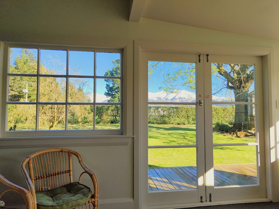 Greening Cottage under the Southern Alps, Springfield, Canterbury, New Zealand, photo 6 of 10