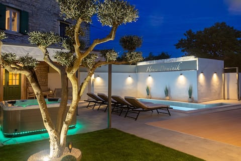 House Dominik (with pool and jacuzzi near Rovinj)