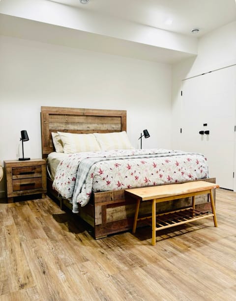 Cozy studio suite along side the somas river