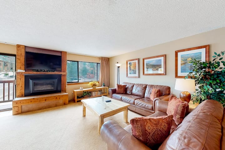 2br Ski-in Condo With Fireplace, Hot Tub & Gym - 브레켄리지