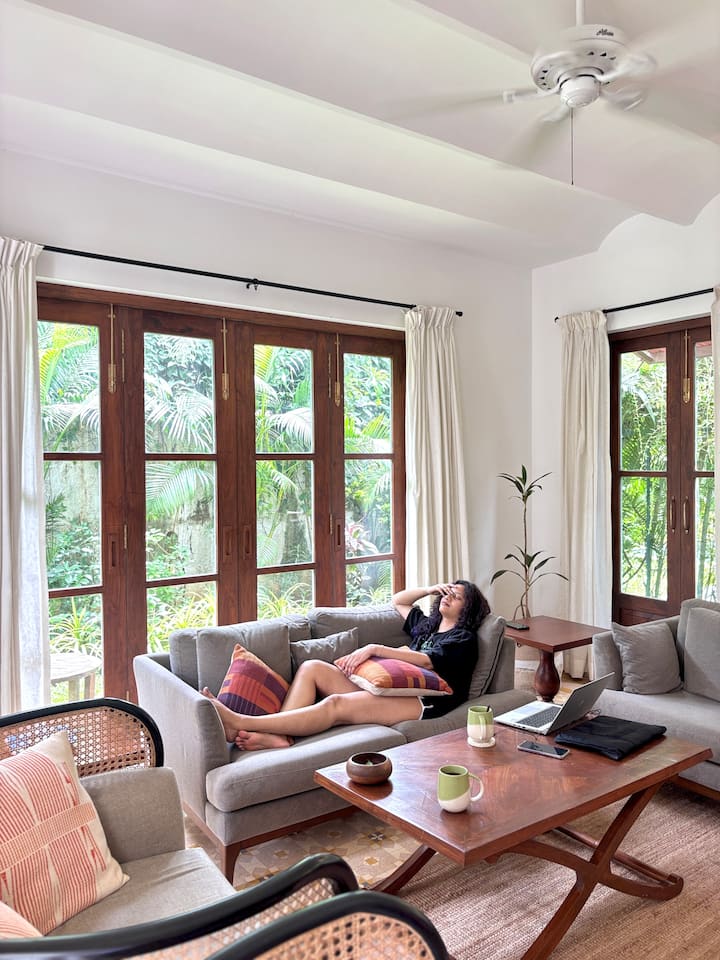 Living room image 3