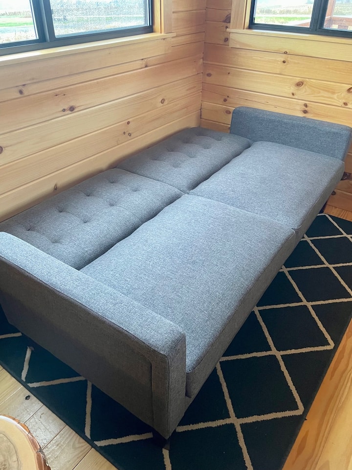 Futon nel soggiorno aperto