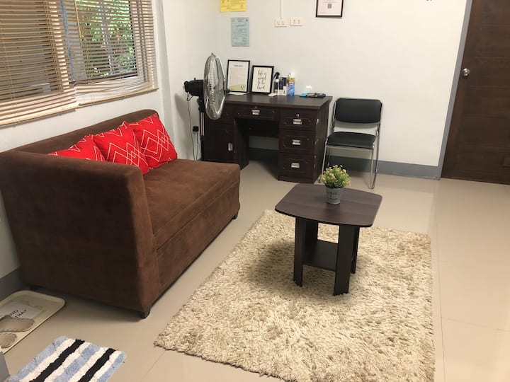 2 Bedrooms Apartment W/street Parking - Abucay
