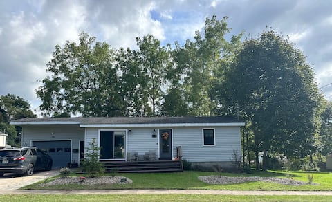 Oswego’s 1 BR Eclectic Haven