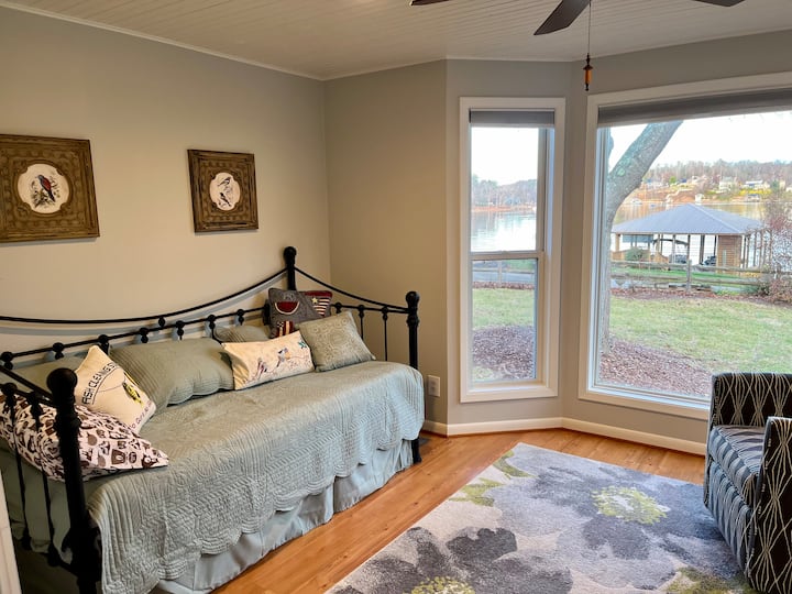 سرير مزدوج في غرفة النوم رقم3