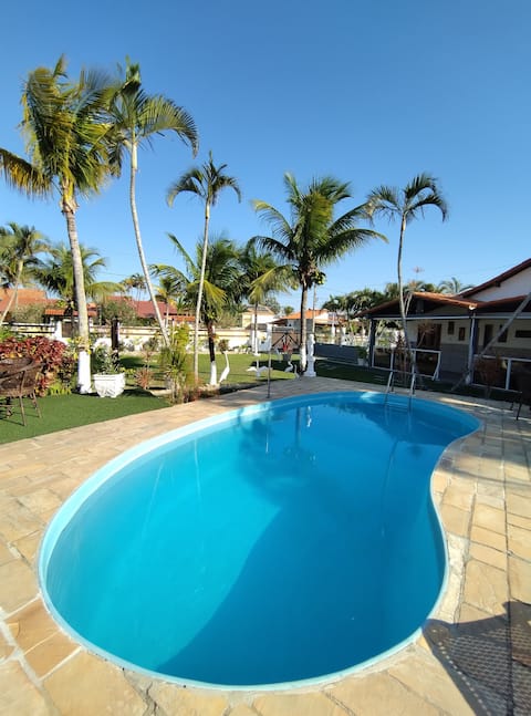 House with pool and barbecue area 100 meters from the lagoon