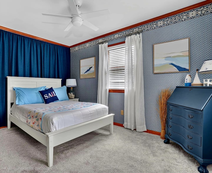 Dormitorio 2. Cama doble, vestidor, medio baño privado