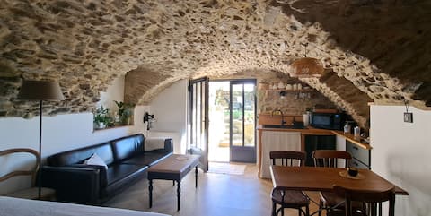 Stone vaulted cellar