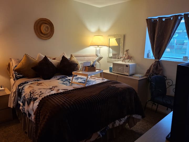 Cozy Br & Bath Mins From Old Town &Airport For 1-2 - Scottsdale, AZ