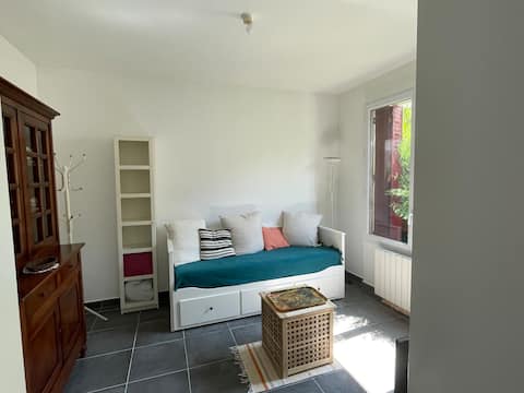 Quiet house with garden