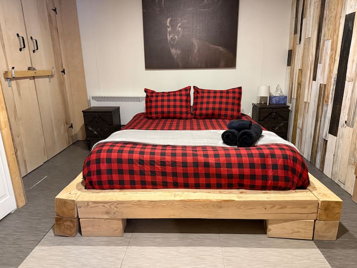 地下にある、プライベートで親密な空間のお部屋。