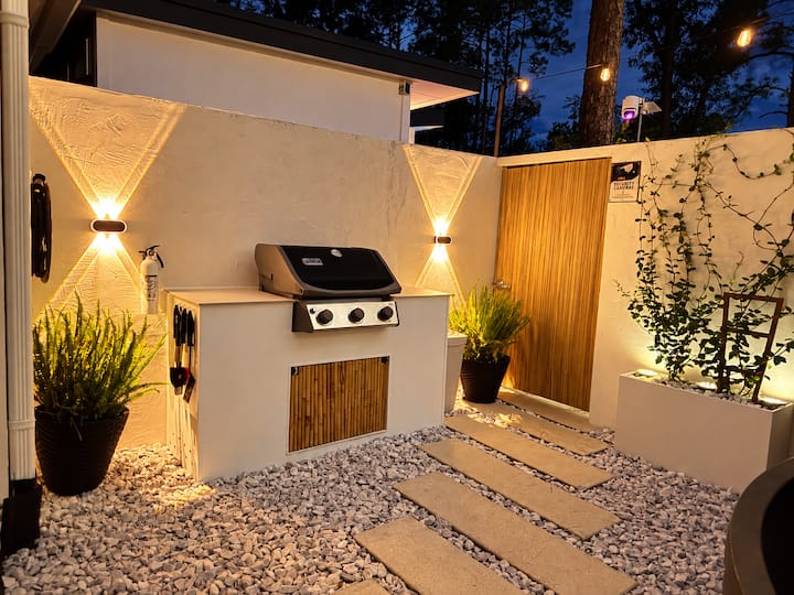 Emerala Pool Emerald Oasis Pool • Hot Tub • BBQ • Pet Friendly - Houses for Rent in ...