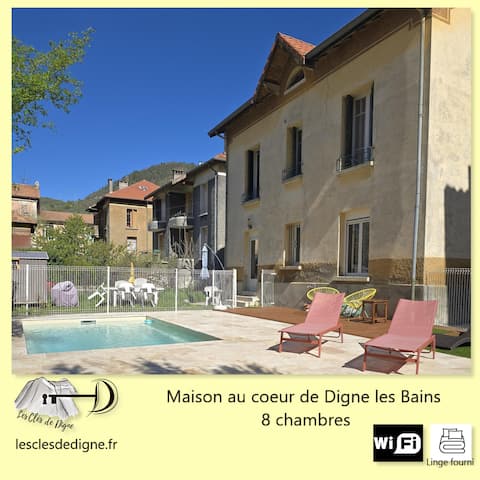 Cozy house with pool