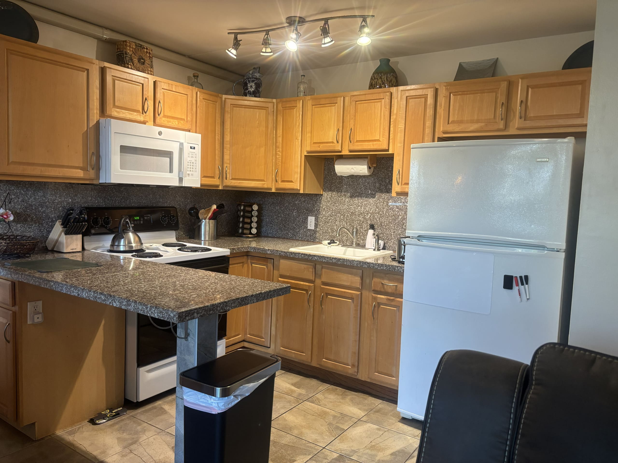 Updated 1st Floor Maui condo - Image 4
