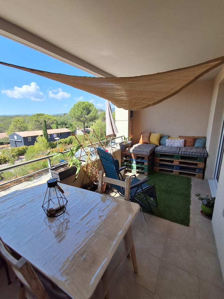 T2 Cozy Et Coloré Avec Vue Sur Le Rocher - Roquebrune-sur-Argens