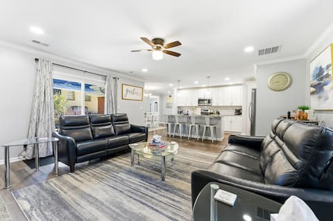 Top performing Airbnb: Charming Retreat on Beech Drive! in Belvedere Park