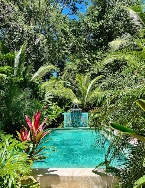 Peaceful Jungle Paradise (CASA)