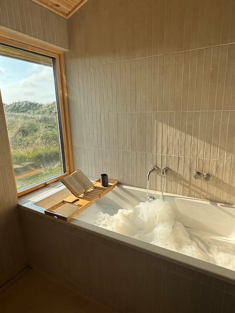 Hidden gem in the dunes with panoramic bath