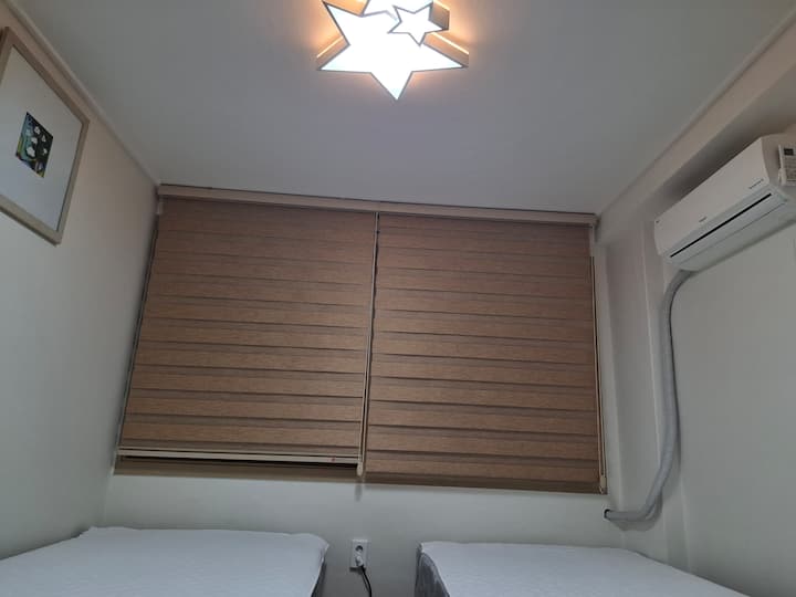 Kwa usingizi mzuri wa usiku
Katika kitanda kimoja
Kitanda kipya cha kipekee
Imebadilishwa
Imebadilishwa na kitanda kipya