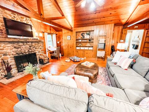 “Hickory Haven” - 6 Acre Cabin Near Notre Dame