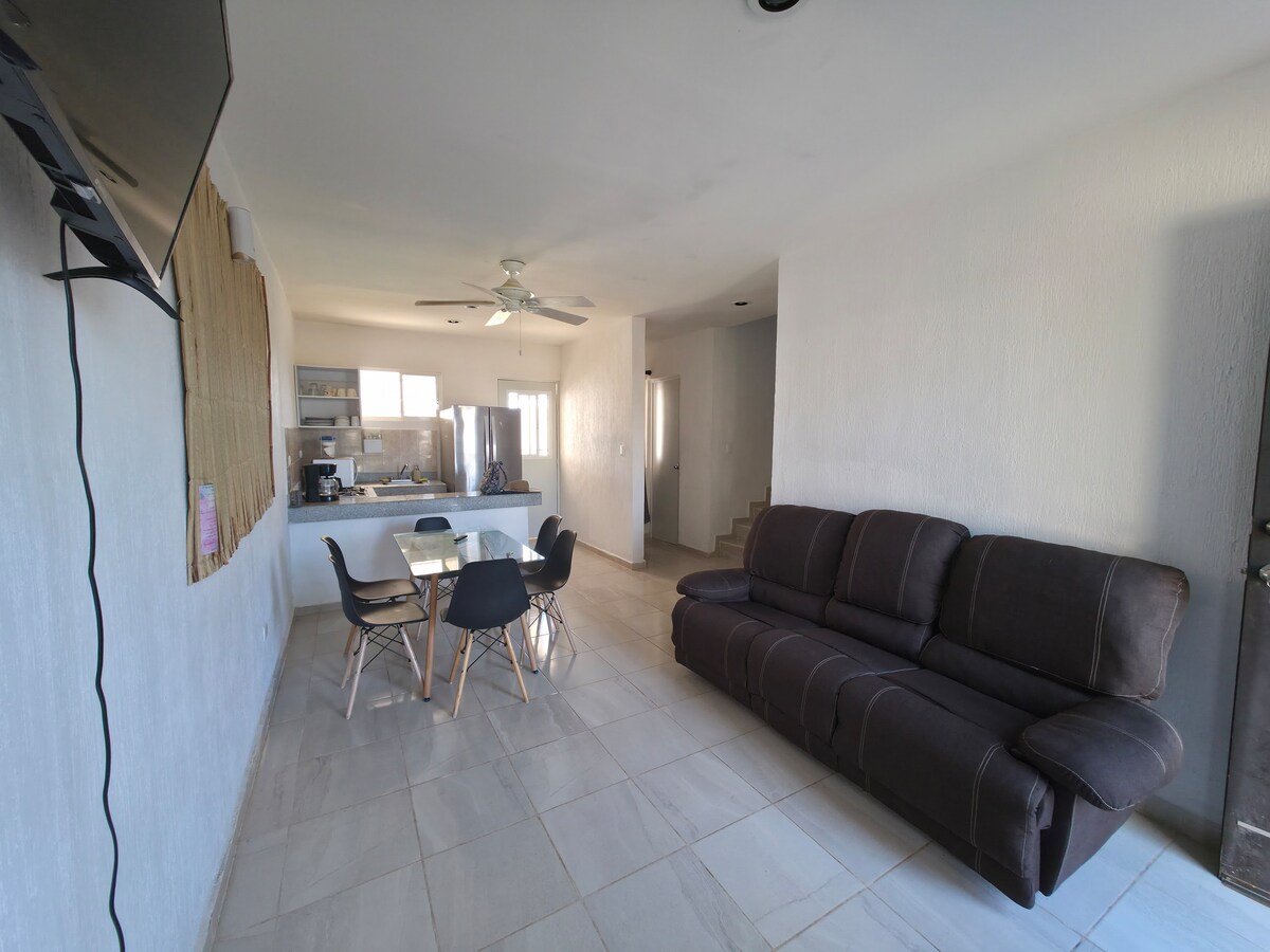 Successful Airbnb property: 2-Bedroom Home / Pool / 6 Min from the Airport in Fraccionamiento Sian Kaan Iv