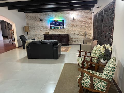 Anúncio popular: Exceptional Country House 50 Min SP! 7dorm leisure em Atibaia