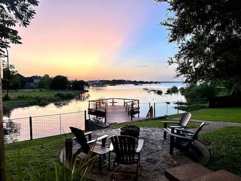 Waterfront Lake Buchanan Gated Home*HotTub*Dogs