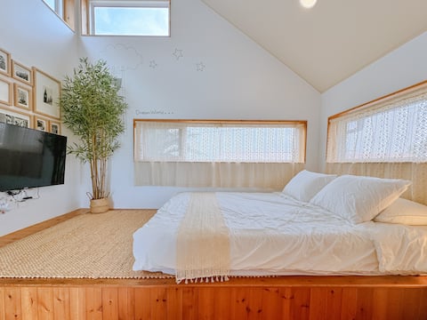 Riin Jeju Refresh Room 201/(2 people) Autumn Foliage Mountain Bangsan Mountain and Brother Island can be seen