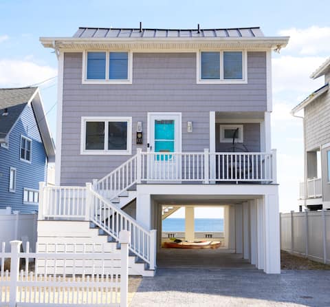 Oceanfront Retreat with Hot Tub