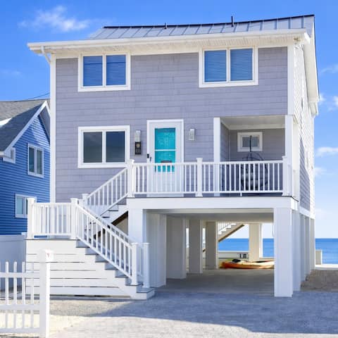 Oceanfront Beach House w/ Private Hot Tub