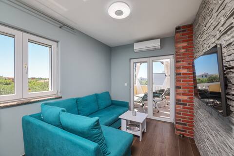 Popular Airbnb listing: Serene Escape with Your Own Jacuzzi! in Općina Privlaka