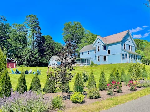 The Aviary
Hosted by Leo and Jacqueline