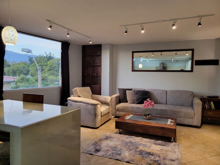 Bright And Spacious 2 Bedroom - Ecuador