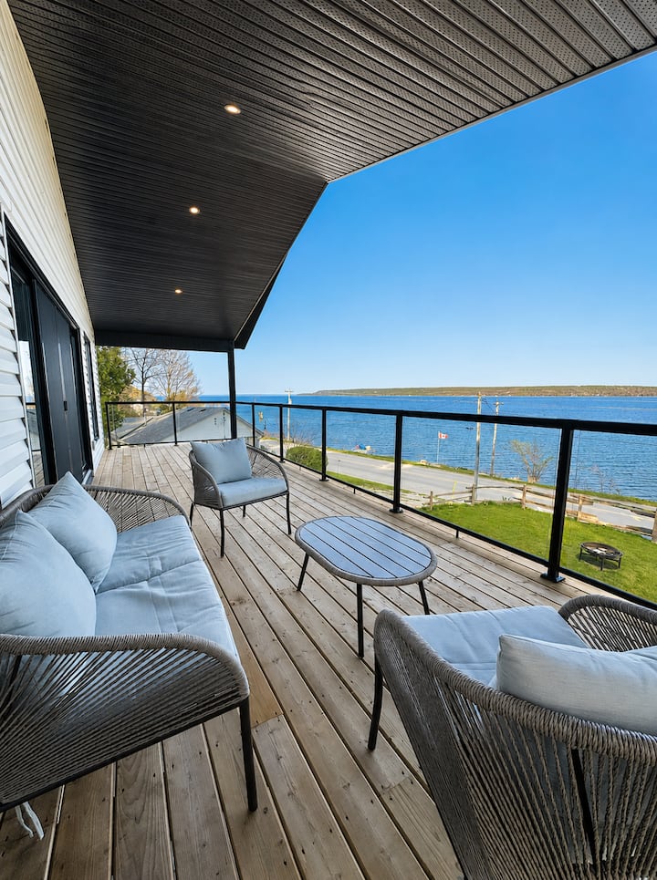 Luxury Waterfront Retreat On Bruce Peninsula - Wiarton