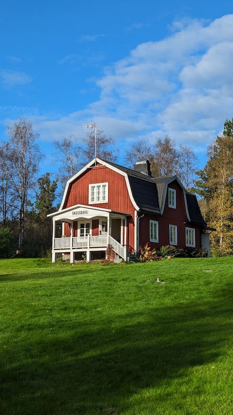 Vintage Elegance - Swedish Cottage from 1909