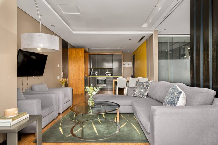 Spacious 3-Bedroom Apt in Bustling De Waterkant gallery image 4