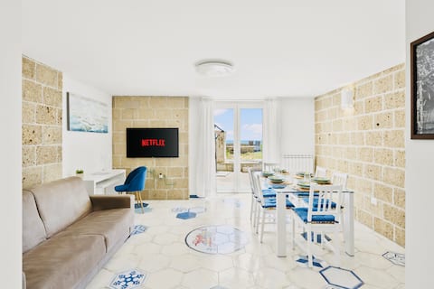 Top Airbnb: Historic Cliffside Castle, Amalfi Coast, Sea Views a Vietri Sul Mare
