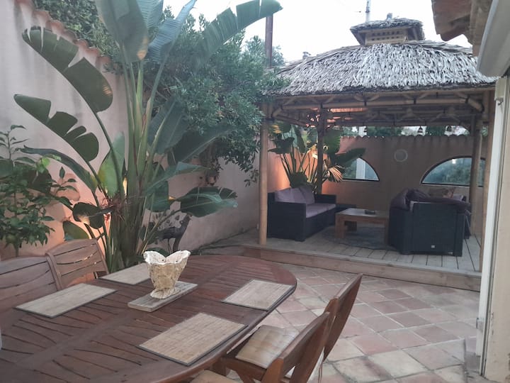 En Bâtisse Tradition Appart Et Terrasse De Bali - Rayol-Canadel-sur-Mer