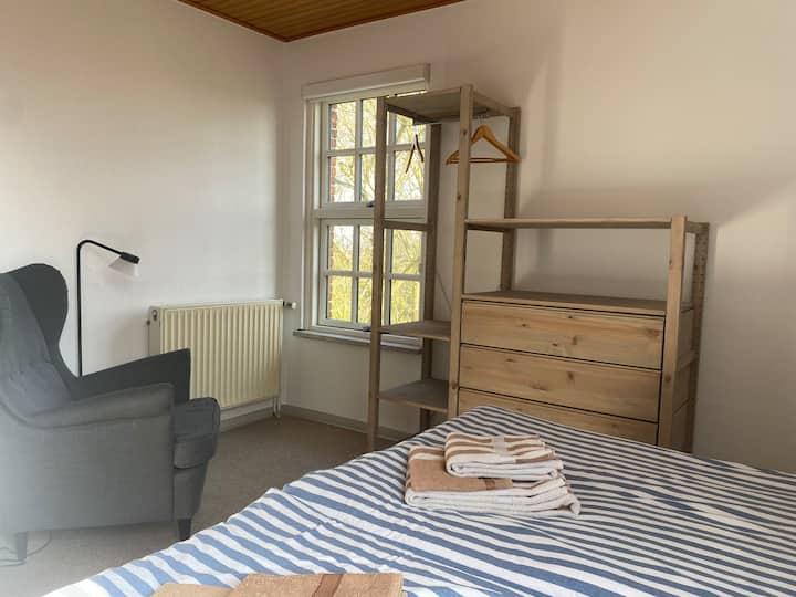 Schlafzimmer 1