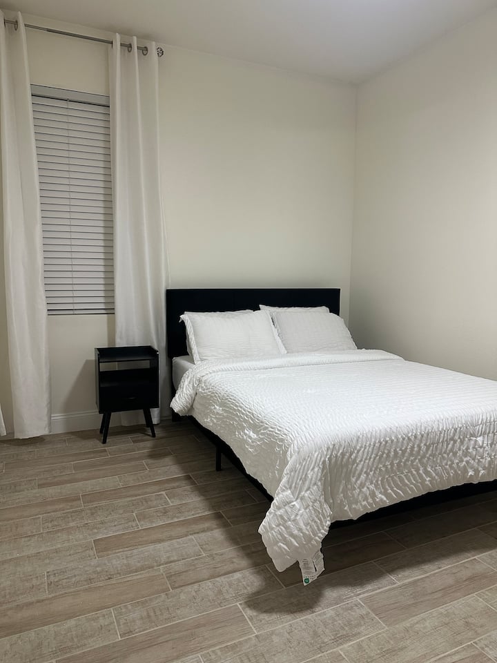 Двойно легло 
Матрак с охлаждане и мемори пяна 