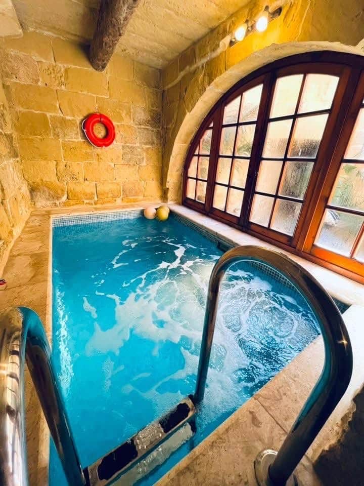 Mithna Farmhouse Indoor Pool - Malta