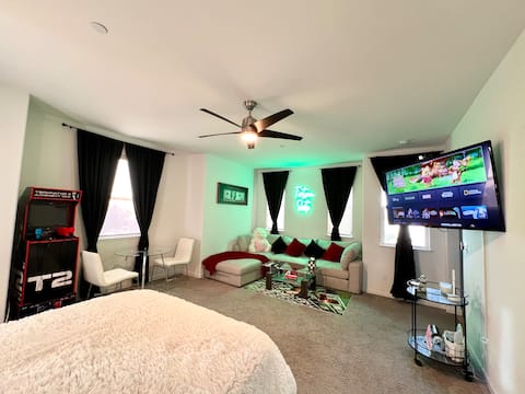 Top performing Airbnb: Luxury-Lucky Fortuna Suite in Elk Grove