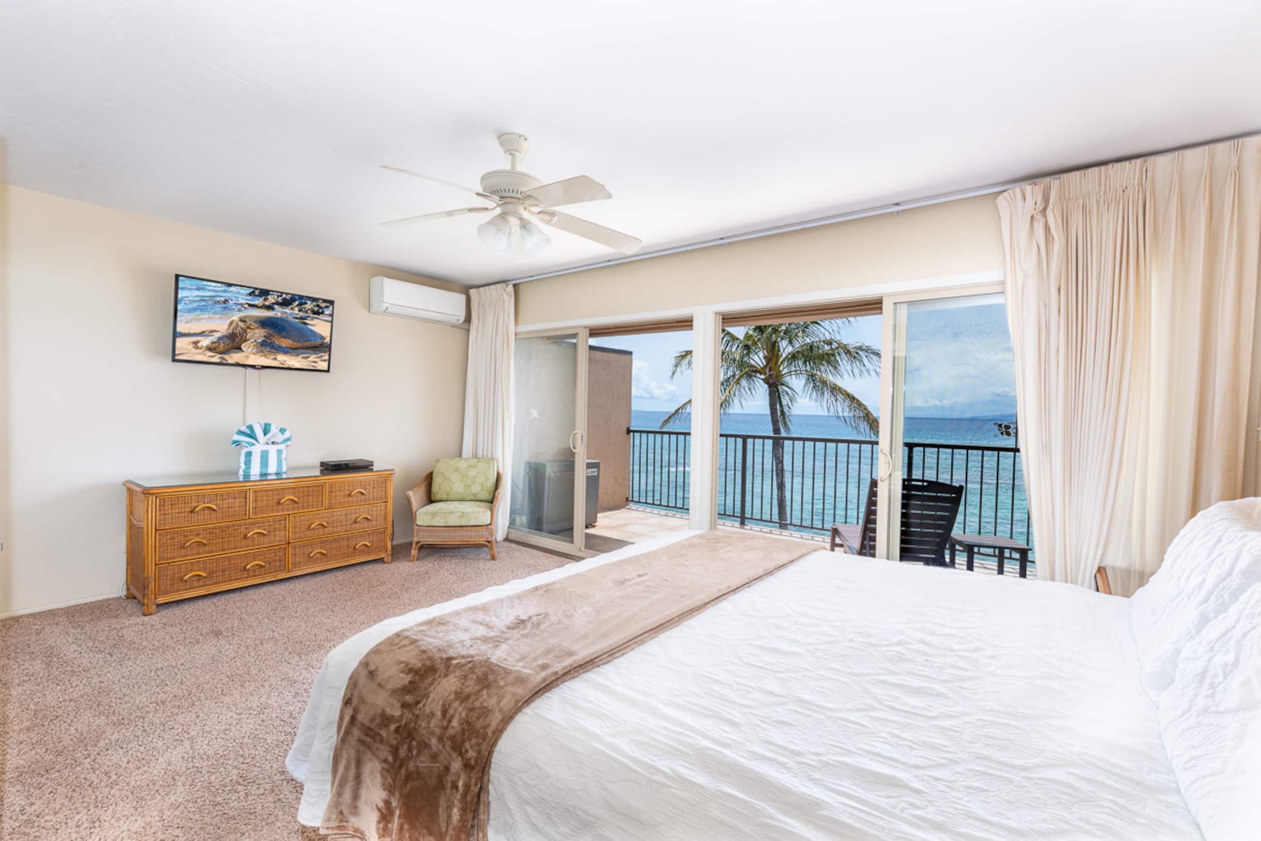 Condo in Lahaina · ★4.87 · 2 bedrooms · 3 beds · 2 private baths - Image 19