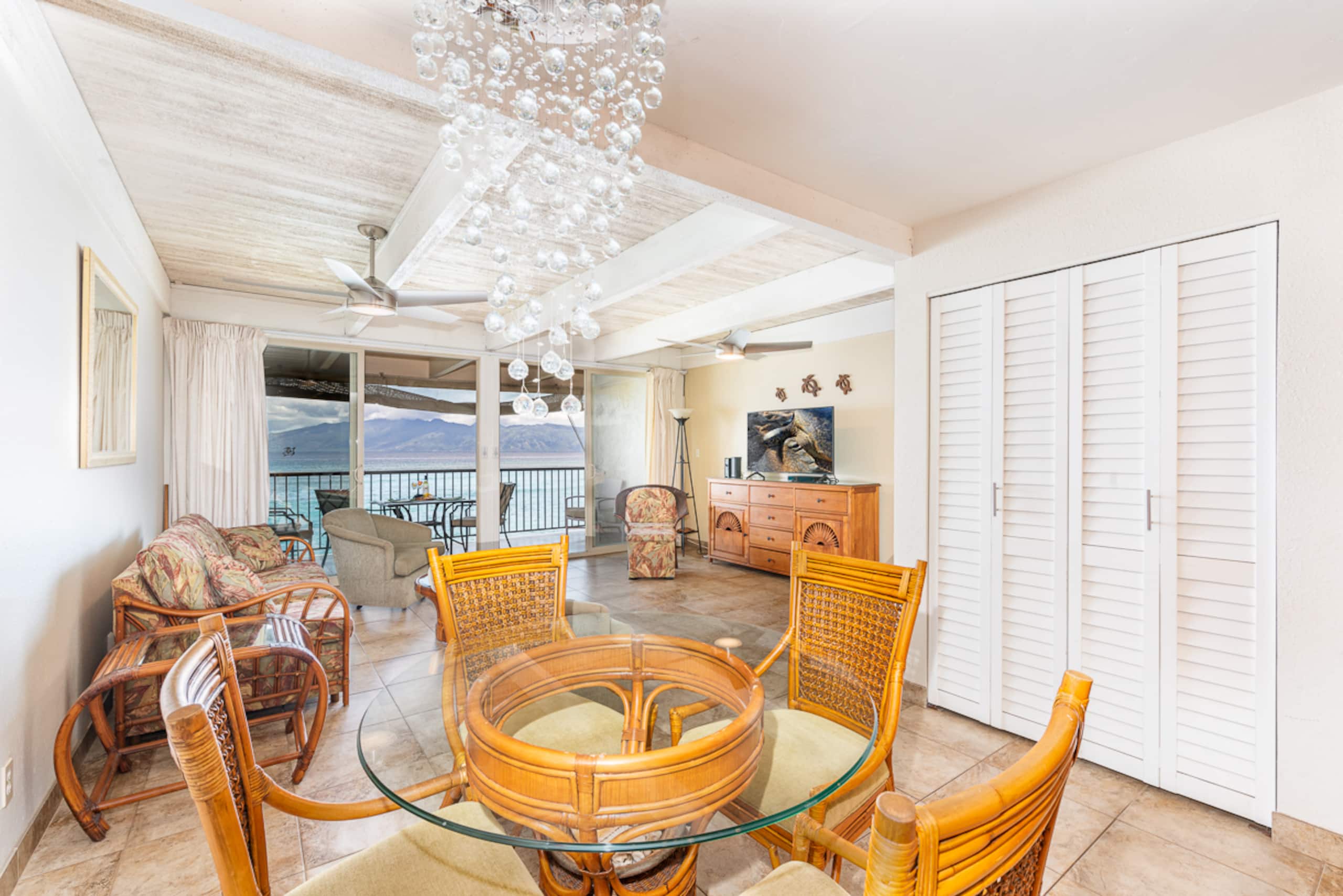 Condo in Lahaina · ★4.87 · 2 bedrooms · 3 beds · 2 private baths - Image 8