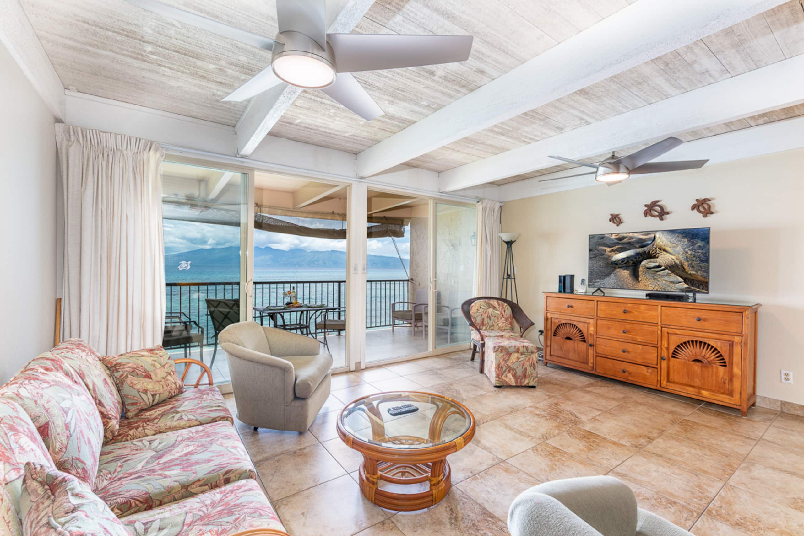 Condo in Lahaina · ★4.87 · 2 bedrooms · 3 beds · 2 private baths - Image 3