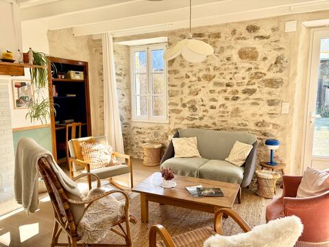 in the countryside: pool, beach and history